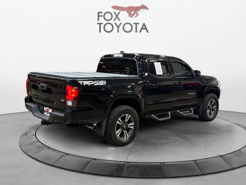 Used 2018 Toyota Tacoma TRD Sport AWD/4WD image 6