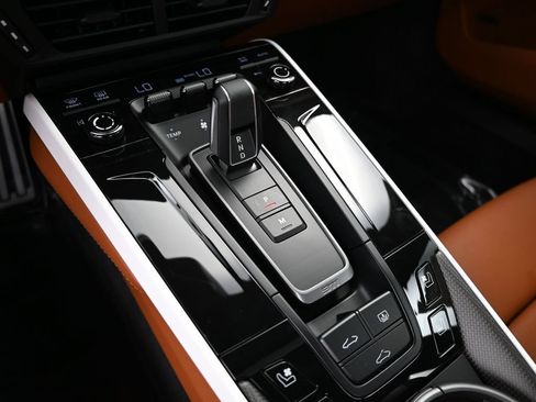 Certified 2025 Porsche 911 Carrera GTS RWD image 24