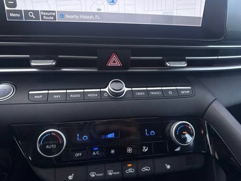 Used 2025 Hyundai Elantra SEL FWD image 16