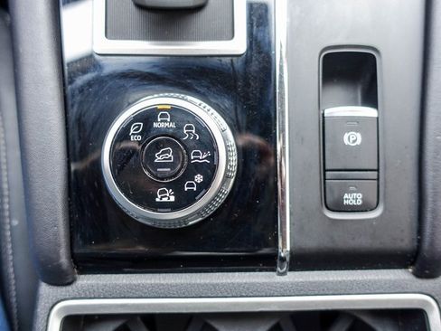 Used 2022 Mitsubishi Outlander SE image 27