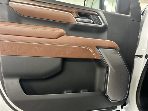 Certified 2025 GMC Sierra 3500 Denali Ultimate AWD/4WD image 24