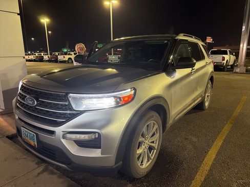 Used 2024 Ford Explorer XLT w/ Equipment Group 202A image 13