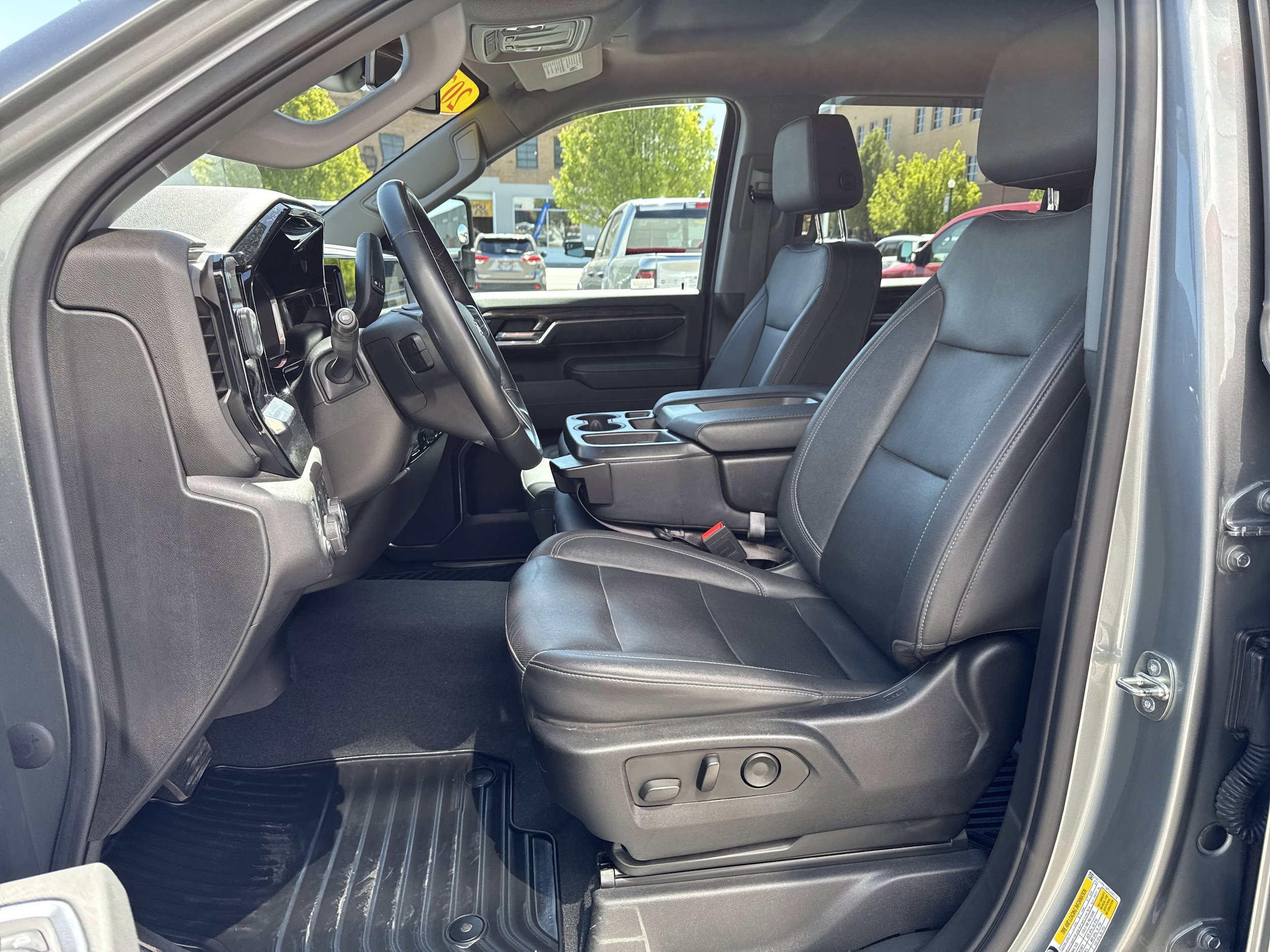 Used 2024 Chevrolet Silverado 2500 LTZ AWD/4WD image 10