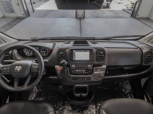 Used 2025 RAM ProMaster 2500 w/ Convenience Group FWD image 8