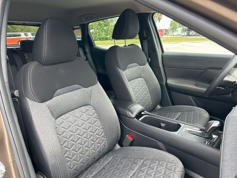 Used 2025 Nissan Kicks SV FWD image 40