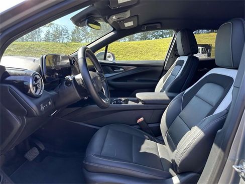 Used 2024 Chevrolet Blazer EV LT image 21