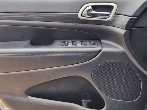 Used 2021 Jeep Grand Cherokee Laredo X image 20