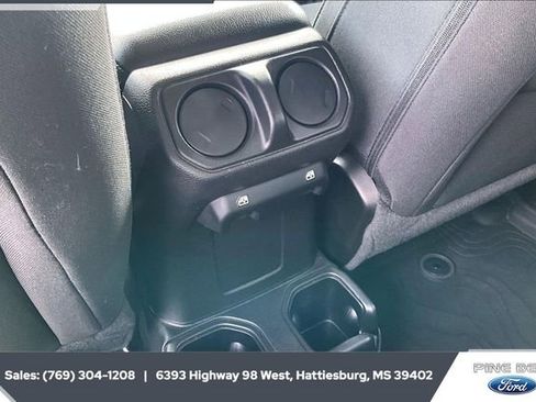 Used 2022 Jeep Wrangler Unlimited Sport image 23