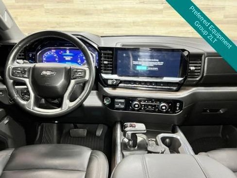 Used 2025 Chevrolet Silverado 1500 LT Trail Boss w/ Convenience Package II AWD/4WD image 2