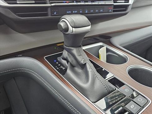 Used 2022 Toyota Sienna XLE w/ XLE Plus Package image 29