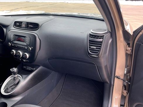Used 2015 Kia Soul Base image 15