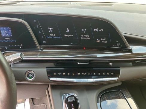 Used 2021 Cadillac Escalade Premium Luxury w/ LPO, Illumination Package AWD/4WD image 14