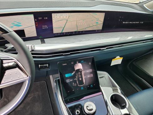 New 2025 Cadillac Escalade IQ Sport 2 image 25