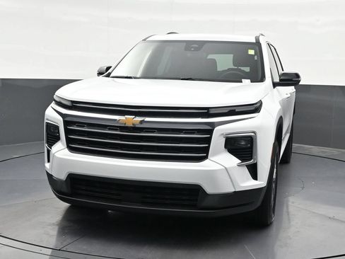 Used 2026 Chevrolet Traverse LT FWD image 9