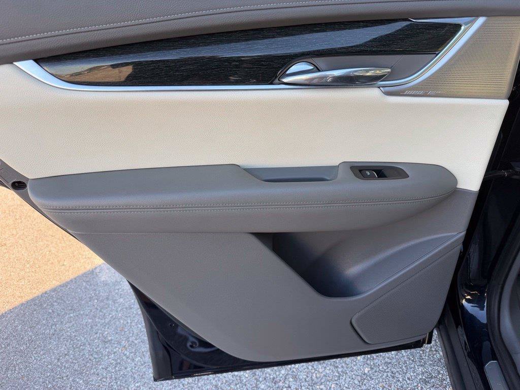Used 2021 Cadillac XT6 Premium Luxury FWD image 12