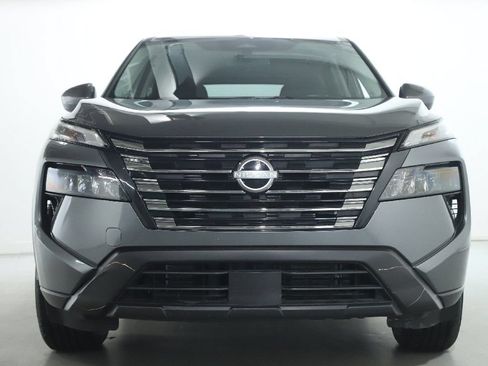 Certified 2025 Nissan Rogue SV FWD image 5