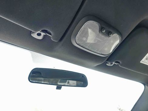 Used 2012 Dodge Avenger SE FWD image 22
