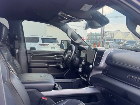 Used 2023 RAM 1500 Laramie AWD/4WD image 11