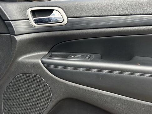 Used 2020 Jeep Grand Cherokee Altitude RWD image 27