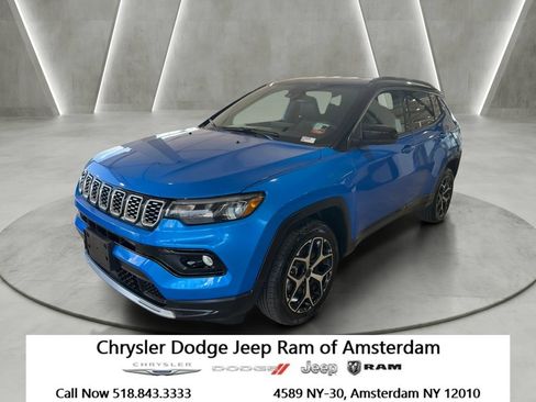 Used 2025 Jeep Compass Limited AWD/4WD image 1