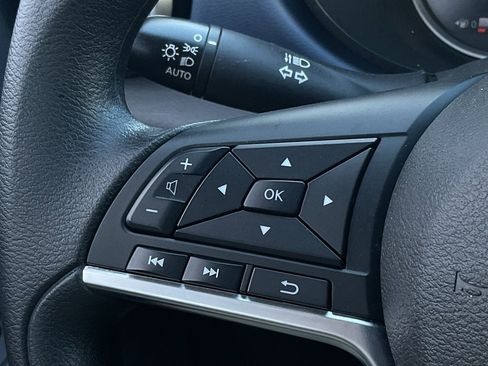 Used 2025 Nissan Versa SV image 21