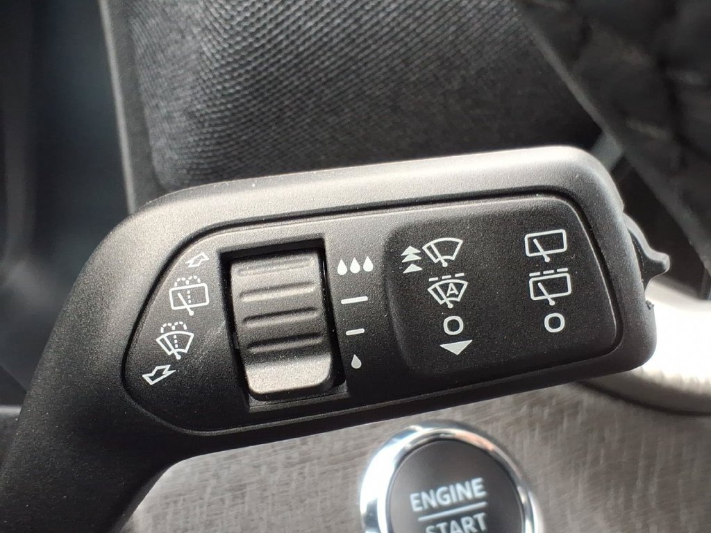 Used 2025 Ford Explorer Platinum AWD/4WD image 28