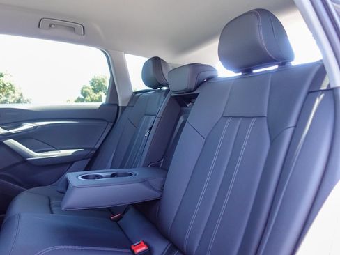 Used 2025 Audi Q6 e-tron Premium RWD image 19