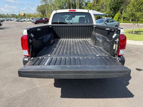 Used 2022 Toyota Tacoma SR RWD image 8