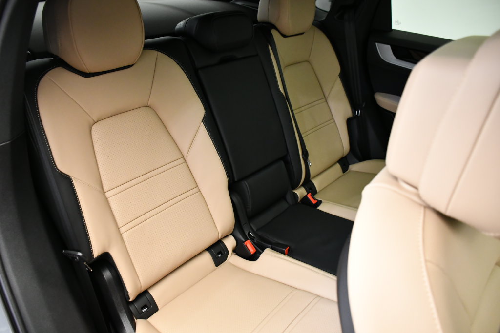Certified 2026 Porsche Cayenne Coupe AWD/4WD image 59