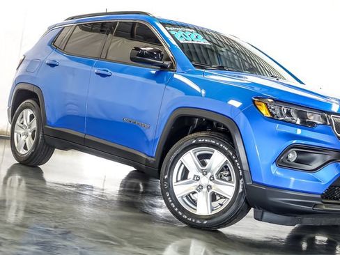 Used 2022 Jeep Compass Latitude image 5