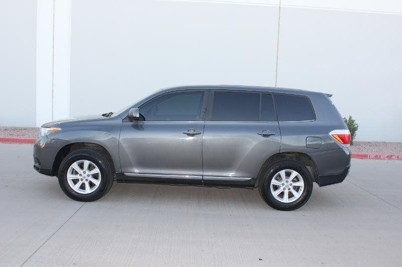 Used 2013 Toyota Highlander 4WD w/ Cold Weather Pkg image 8