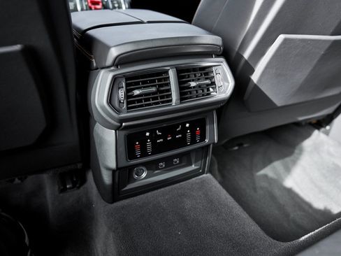 Used 2022 Lamborghini Urus image 50