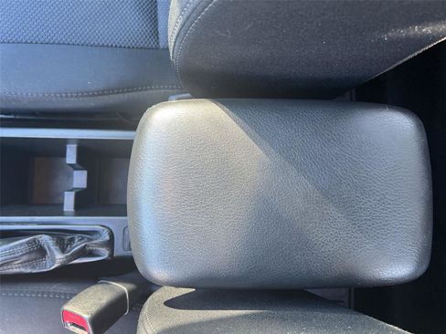 Used 2013 Subaru Forester 2.5X Premium w/ All-Weather Plus Pkg image 18