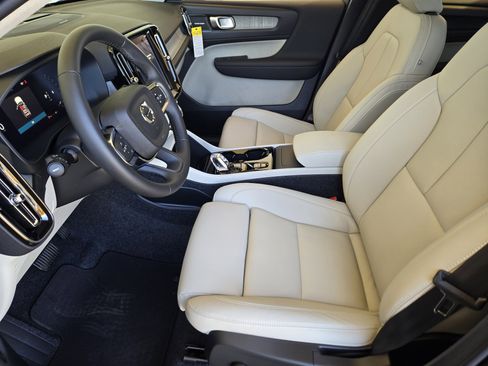 New 2026 Volvo XC40 B5 Ultra w/ Protection Package Premier image 16