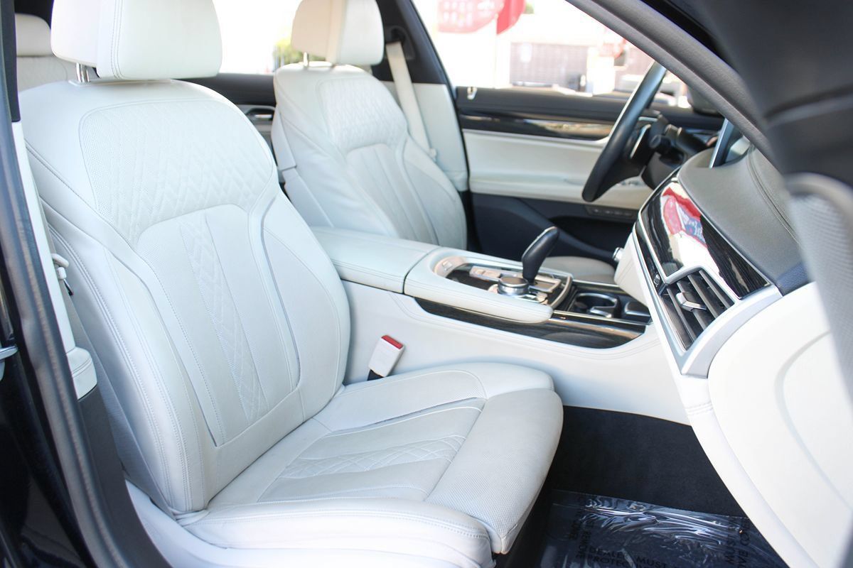 Used 2019 BMW 750i RWD image 22