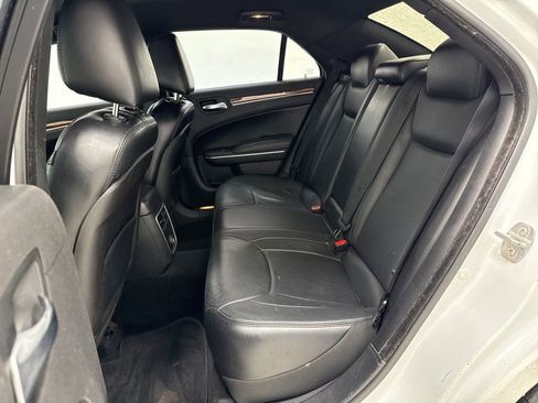 Used 2014 Chrysler 300 image 14