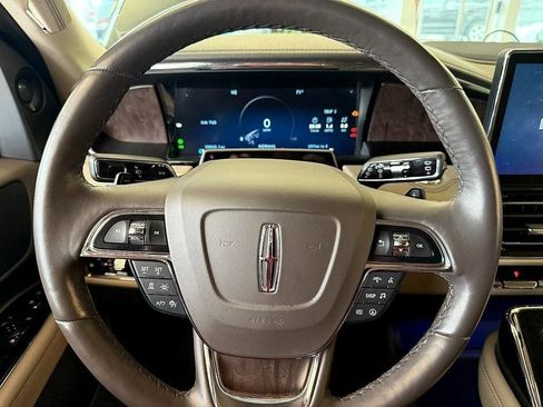 Used 2024 Lincoln Navigator Premiere image 5