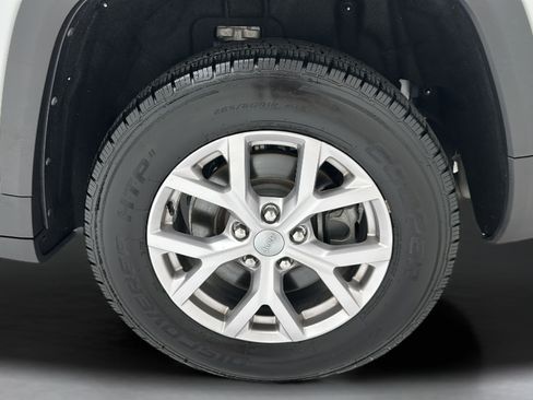 Used 2021 Jeep Grand Cherokee L Limited AWD/4WD image 8