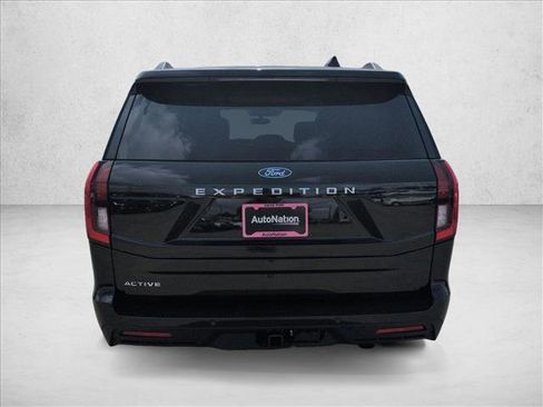 New 2026 Ford Expedition Active image 7