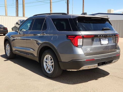 New 2026 Ford Explorer Active w/ Active Comfort Package RWD image 3