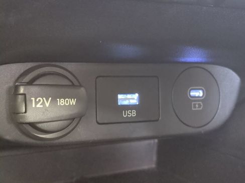Used 2025 Hyundai Elantra SEL FWD image 25