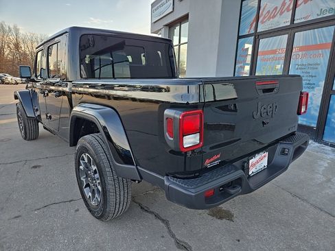 New 2026 Jeep Gladiator Sport image 7