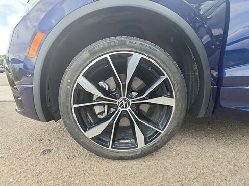 Certified 2022 Volkswagen Tiguan SEL R-Line AWD/4WD image 28