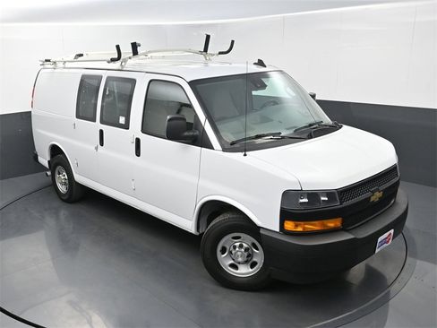 Used 2020 Chevrolet Express 2500 w/ Driver Convenience Package image 26