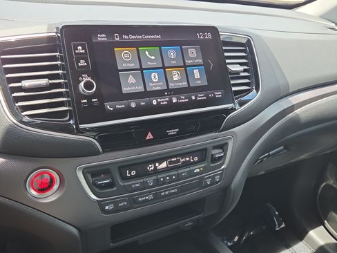 Used 2025 Honda Ridgeline Sport image 26