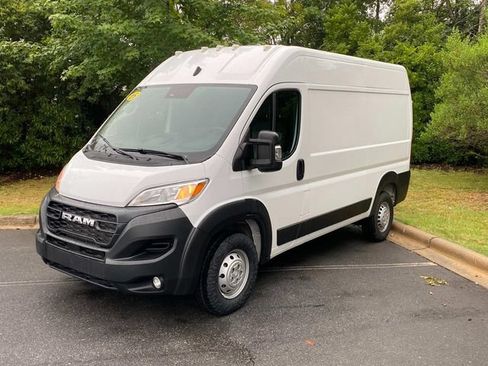 Used 2025 RAM ProMaster 2500 w/ Convenience Group FWD image 3