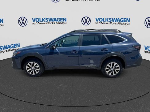 Used 2025 Subaru Outback Premium AWD/4WD image 11