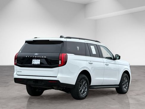 Used 2025 Ford Expedition Active AWD/4WD image 6