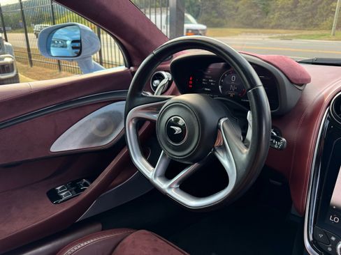 Used 2020 McLaren GT RWD image 40