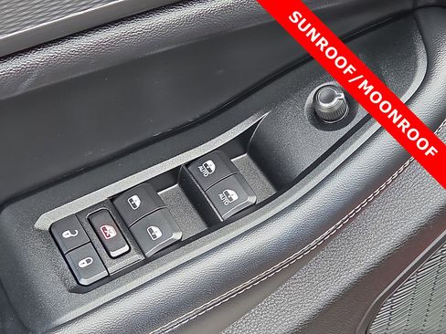 Used 2023 Jeep Grand Cherokee Altitude image 13